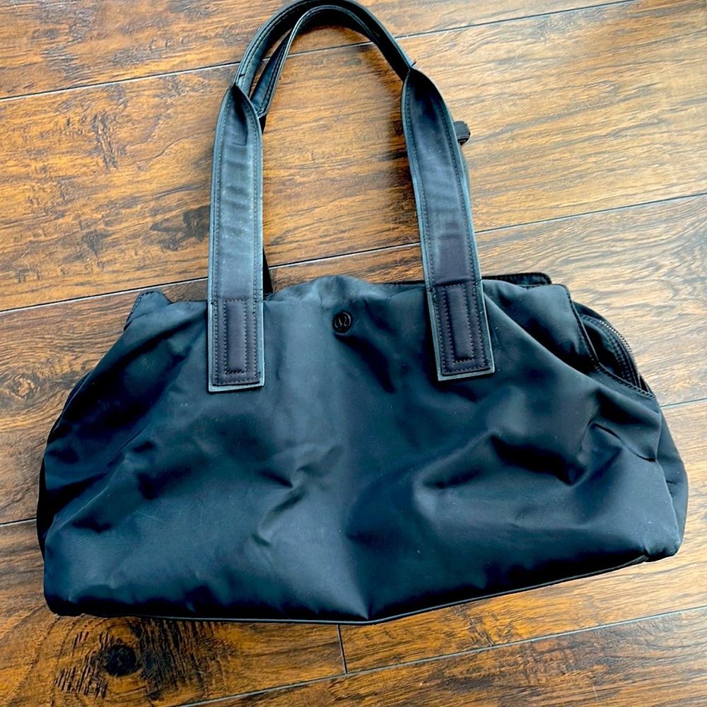 Lululemon large bag